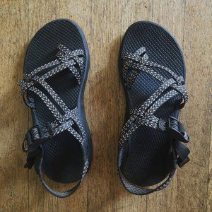 Chacos Size 8